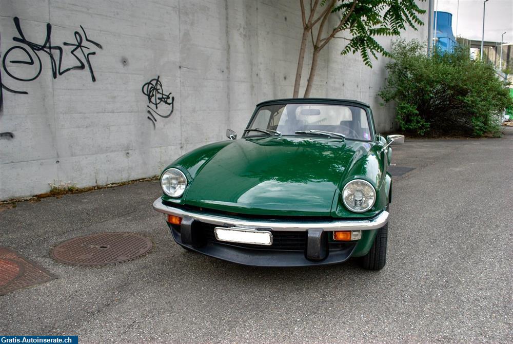 Bild 2: Oldtimer Triumph Spitfire 1500 Cabrio